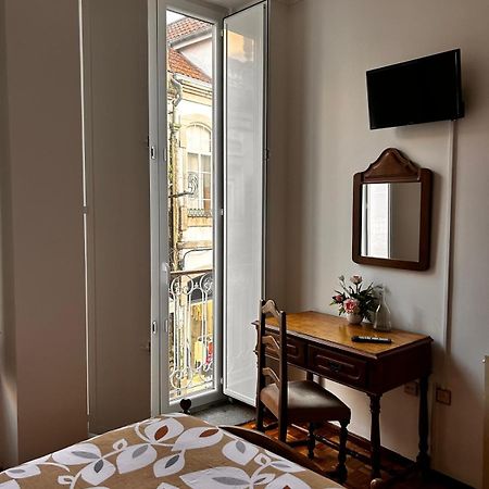 Residencial Real - Antiga Rosas Bed & Breakfast Vila Real Luaran gambar