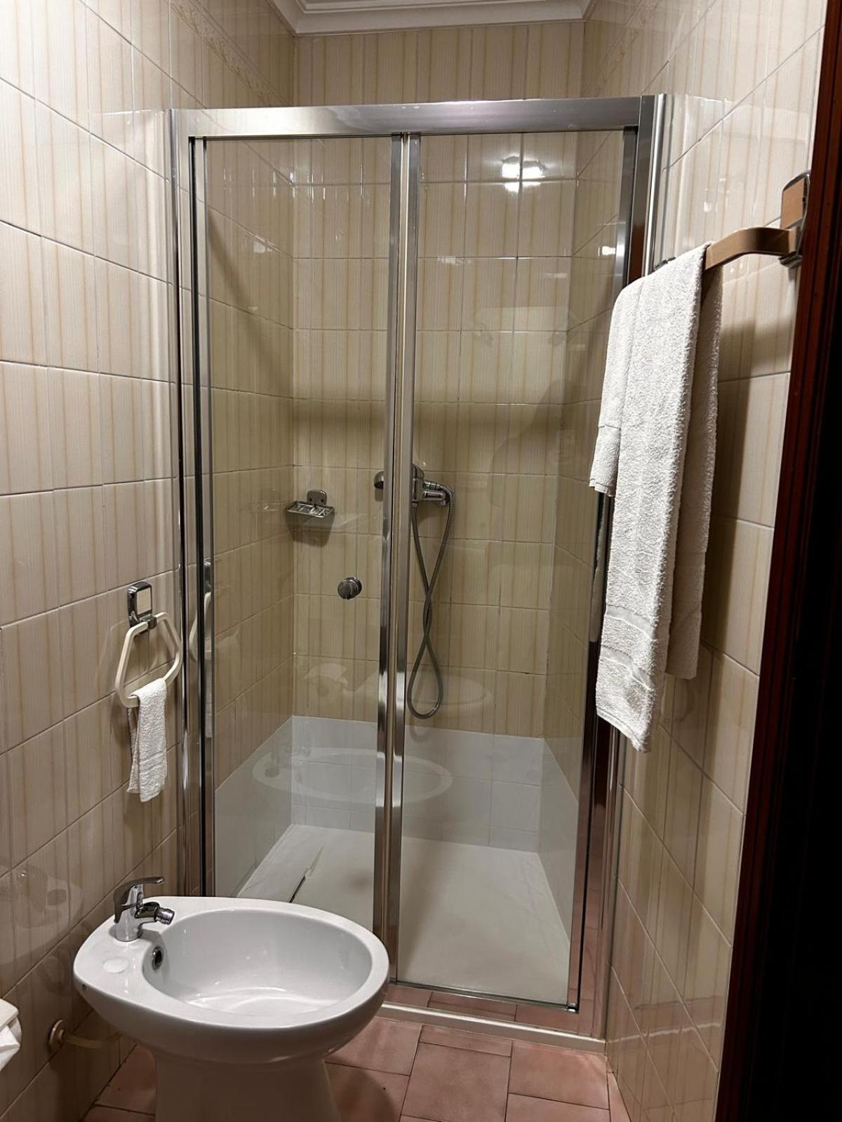 Residencial Real - Antiga Rosas Bed & Breakfast Vila Real Luaran gambar