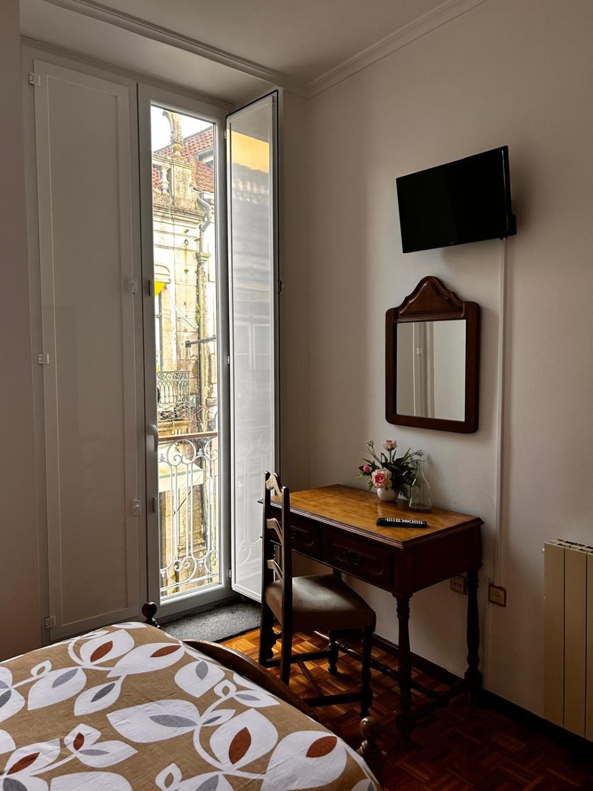 Residencial Real - Antiga Rosas Bed & Breakfast Vila Real Luaran gambar